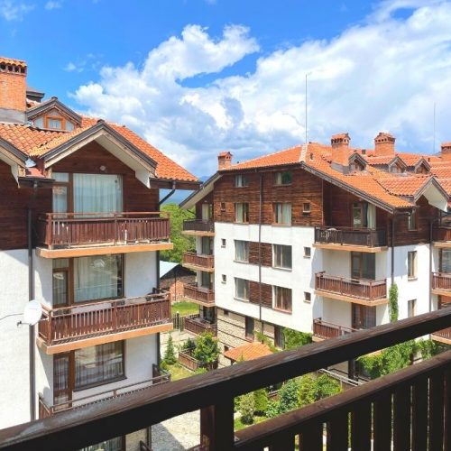 bansko bulgaria four leaf clover digital nomads coliving